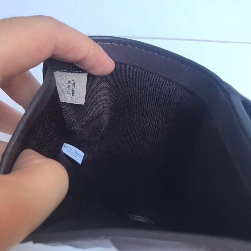 （momo shop）Coach 蔻馳 新款皮夾 中夾 76302 女士牛皮翻蓋按釦長款錢包 時尚手拿包 多卡位錢夾-細節圖4