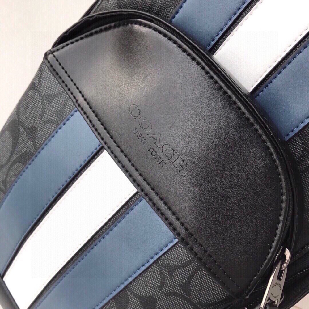 （momo shop）Coach 蔻馳 新款 PVC配皮 男士胸包 單肩包 F67249-細節圖6