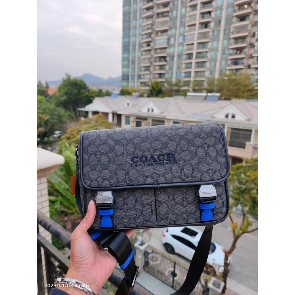 （momo shop）Coach 蔻馳 C9158新款男包LEAGUE信使包單肩斜挎包-細節圖4