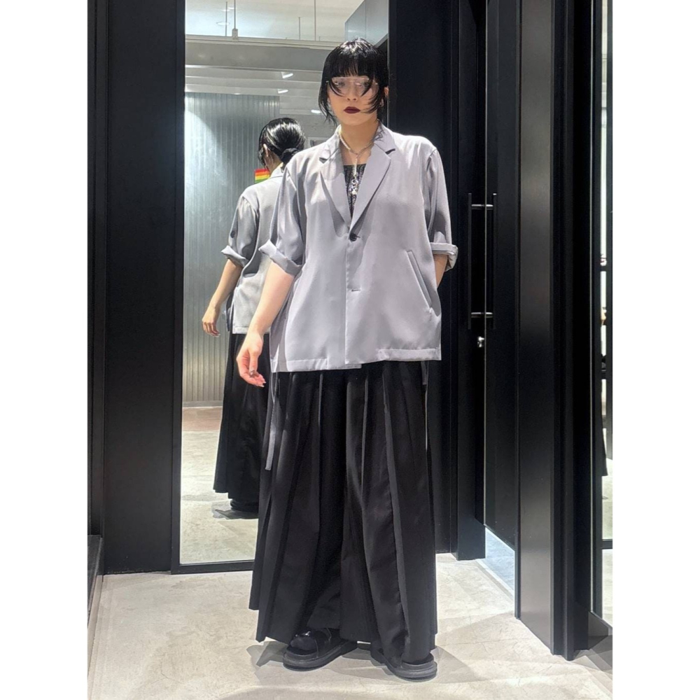 🐈快來帶走我的二手衣🐈 日本正品 HARE 《定番設計TOROMI系列》高級光澤感下襬綁帶短袖西裝外套 灰色 日牌-細節圖6