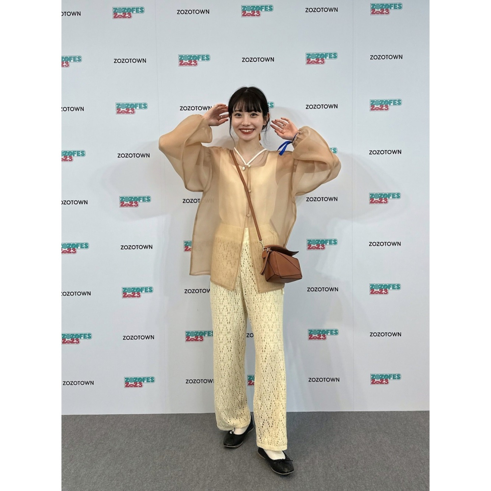 🐈 快來帶走我的二手衣 🇯🇵 🐈 日本正品 hinari 2way 澎袖透膚仙女罩衫 奶茶色 二手日牌 古著-細節圖3