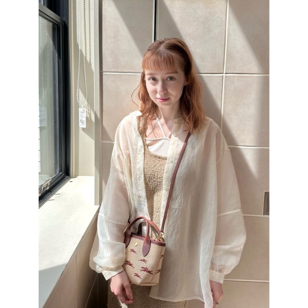 🐈 快來帶走我的二手衣  🐈 日本正品 hinari 日本大人氣！仙女透膚澎袖襯衫 黑色 透明系排釦罩衫 日牌-細節圖7
