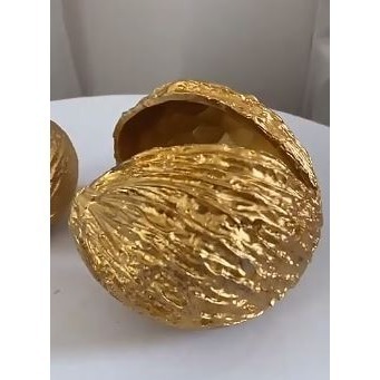 金色金屬果核擺飾品-細節圖3