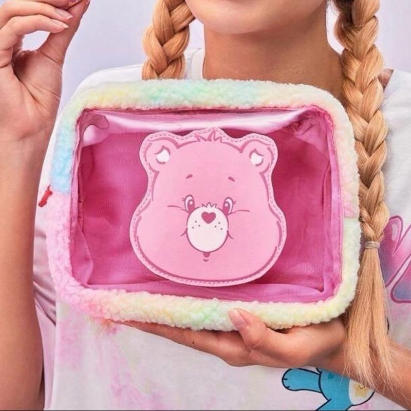 正版聯名 彩虹熊Care Bears 粉紅色毛絨撞色化妝包附手柄 收納包 禮品-細節圖2