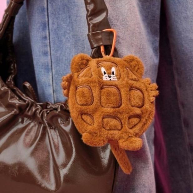 正版聯名 TOM&JERRY湯姆貓和傑利鼠 85周年 造型絨毛萬用包吊飾零錢包-細節圖4