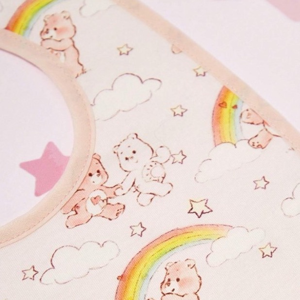正版聯名 彩虹熊Care Bears 4 件組棉質卡通熊印花嬰兒圍兜 口水巾-細節圖8
