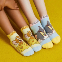 正版聯名 TOM&amp;JERRY湯姆貓和傑利鼠  2入組柔軟吸汗卡通童襪