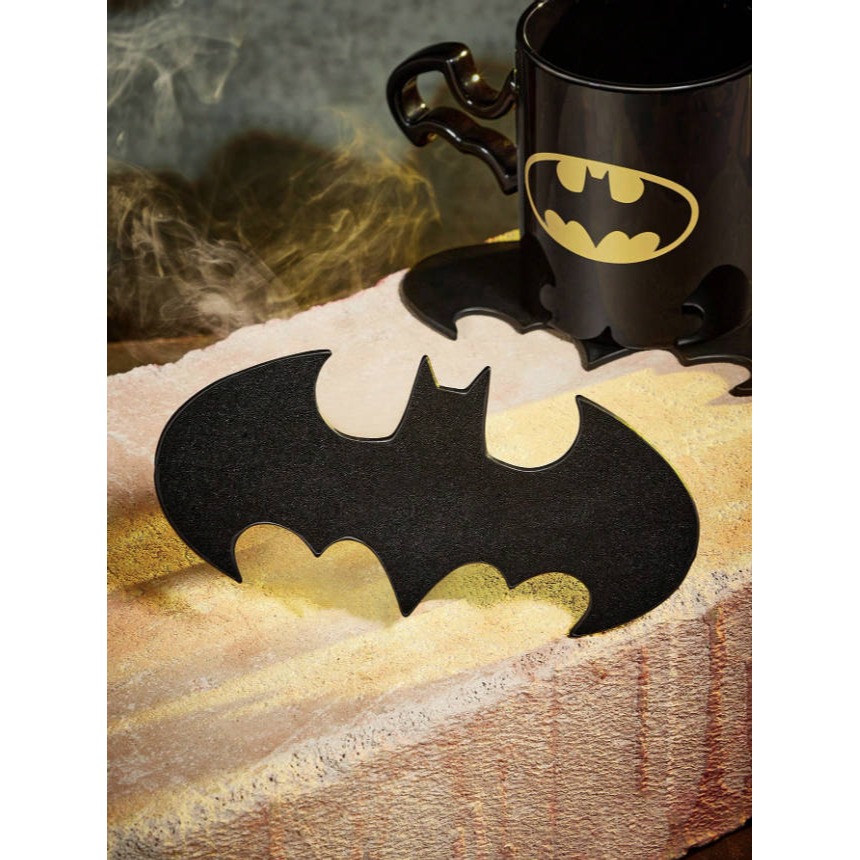 正版聯名 BATMAN蝙蝠俠 超級英雄黑色PU皮革耐熱杯墊餐墊-細節圖4