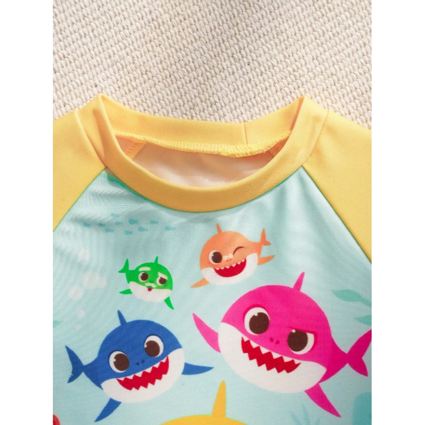 正版聯名 鯊魚寶寶 BABY SHARK 卡通鯊魚男童兩件組黃色圓字領長袖上衣泳衣泳褲套裝-細節圖5