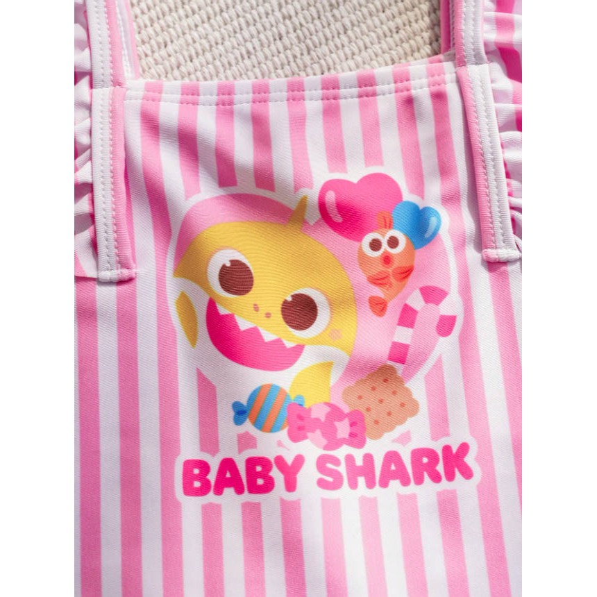 正版聯名 鯊魚寶寶 BABY SHARK 女嬰荷葉邊粉色條紋連身泳衣-細節圖3