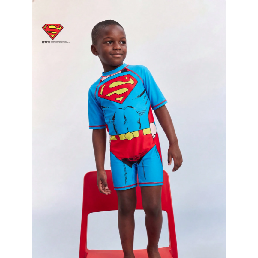 正版聯名 超人 Superman 超級英雄 男童短袖連身修身泳衣 彈性泳褲泳裝-細節圖3