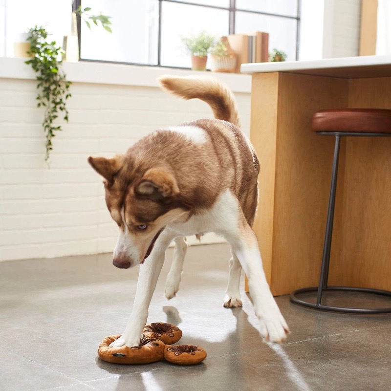 美國Disney Donut Plush Toy 迪士尼經典角色 米奇/米妮/高飛/唐老鴨 超大甜甜圈寵物響紙/啾啾玩具-細節圖9