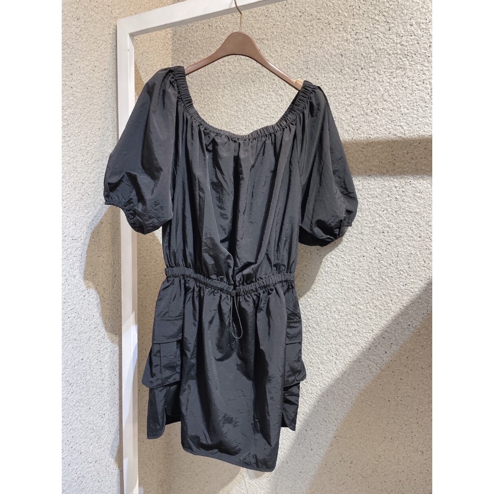 一字領口袋連身洋裝-細節圖6