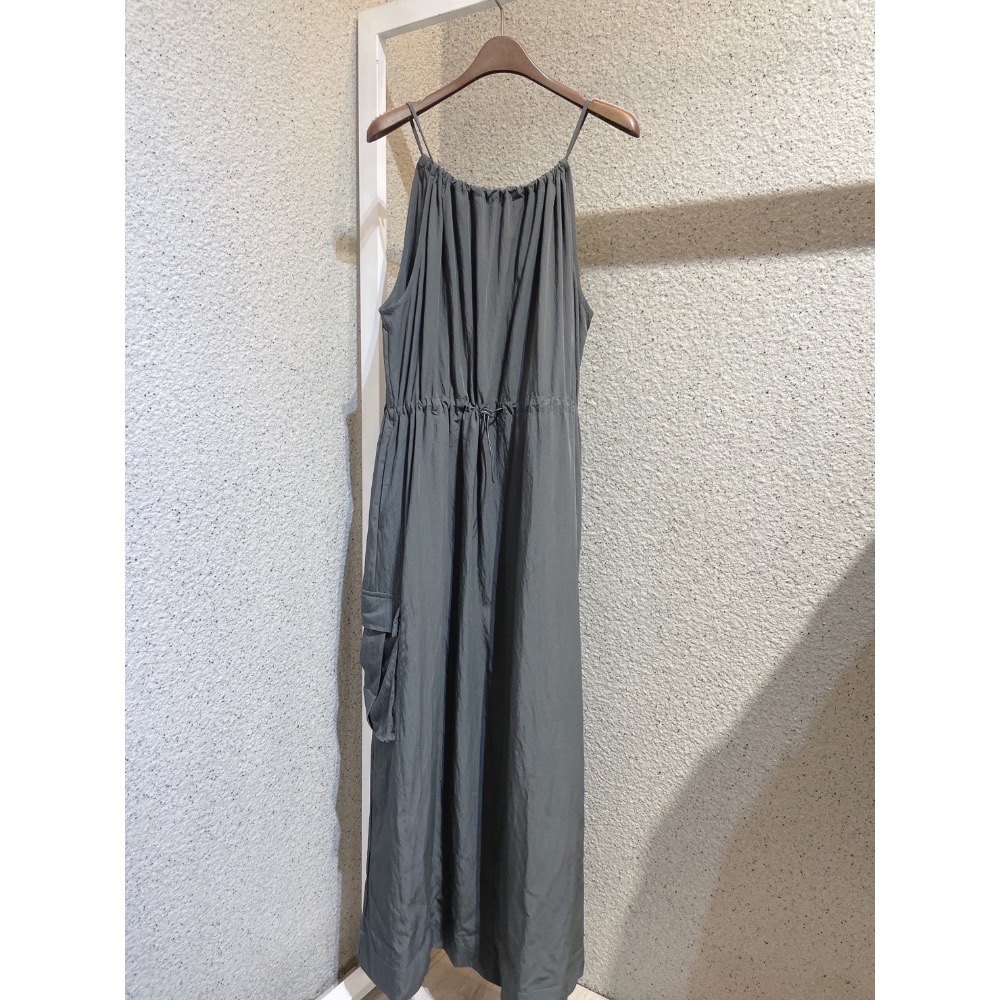 削肩工裝洋裝-細節圖6