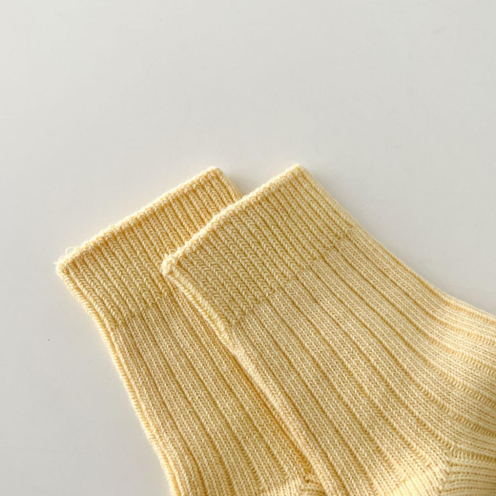 歐尼匠🔥台灣現貨免運🔥 8色印燙防滑字母馬卡龍襪 ins日系小清新奶油中筒襪 女襪 中筒襪 棉襪 糖果色 長襪 學生襪-細節圖8