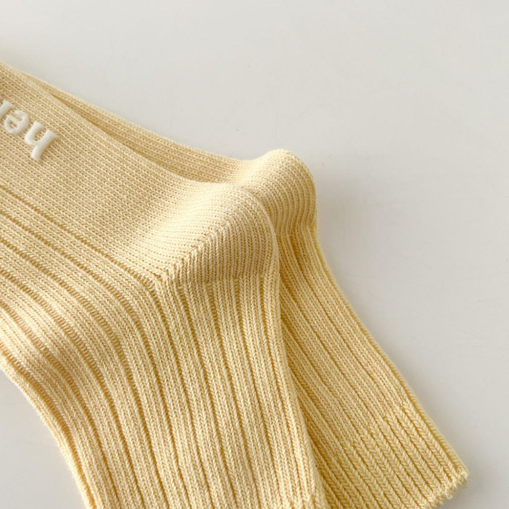 歐尼匠🔥台灣現貨免運🔥 8色印燙防滑字母馬卡龍襪 ins日系小清新奶油中筒襪 女襪 中筒襪 棉襪 糖果色 長襪 學生襪-細節圖9