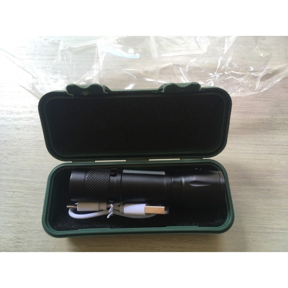 鋁合金充電式手電筒 (附盒充電線)-細節圖2