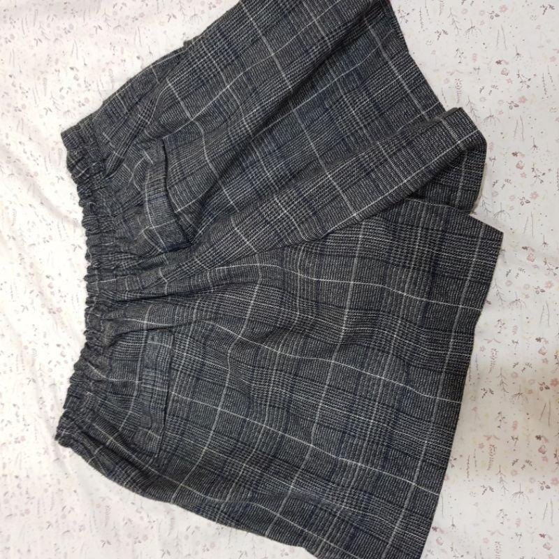 二手8成新百貨格紋短褲約M號有背後鬆緊帶-細節圖2