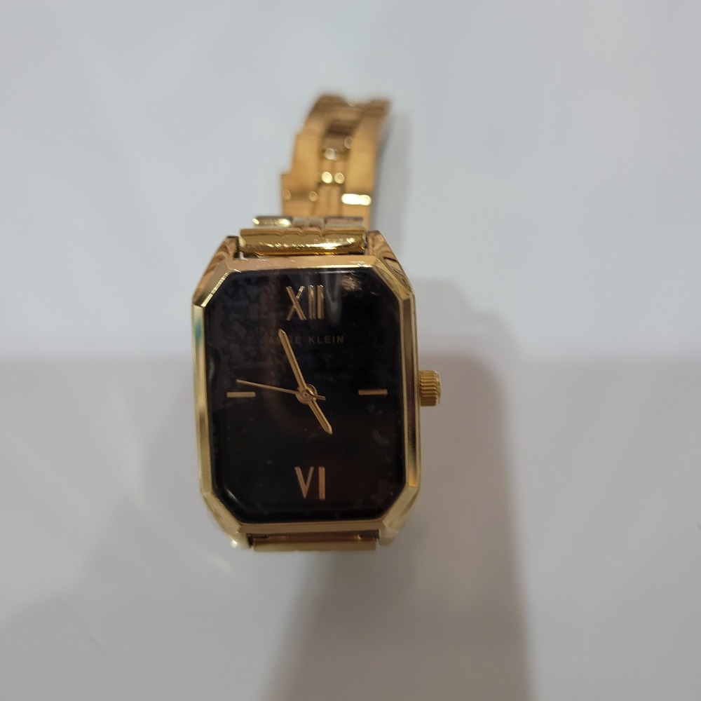 全新Anne klein 黑色錶面方形金色石英手錶-細節圖2