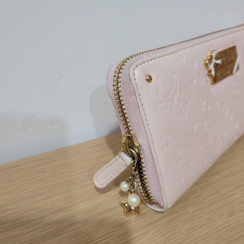 七五成新Samantha Thavasa Disney 聯名 可愛嬰兒粉 小熊維尼與小豬 壓紋圖案長夾-細節圖2