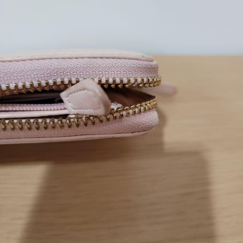 七五成新Samantha Thavasa Disney 聯名 可愛嬰兒粉 小熊維尼與小豬 壓紋圖案長夾-細節圖7