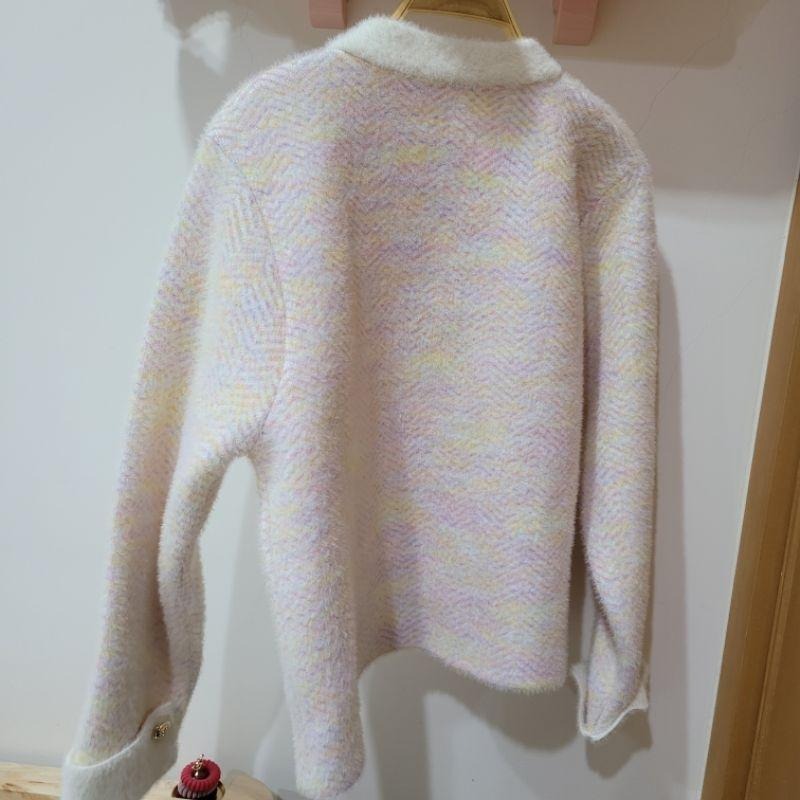 七成新olive des olive 白色開襟菱格紋區針織毛呢外套L號與無牌95新貂毛感粉嫩彩色玫瑰金扣開襟毛外套-細節圖8