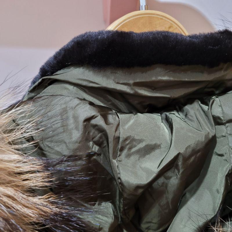 95新軍綠色寶利生M L號可黑絨毛領帽子可拆修身中長版外套-細節圖4