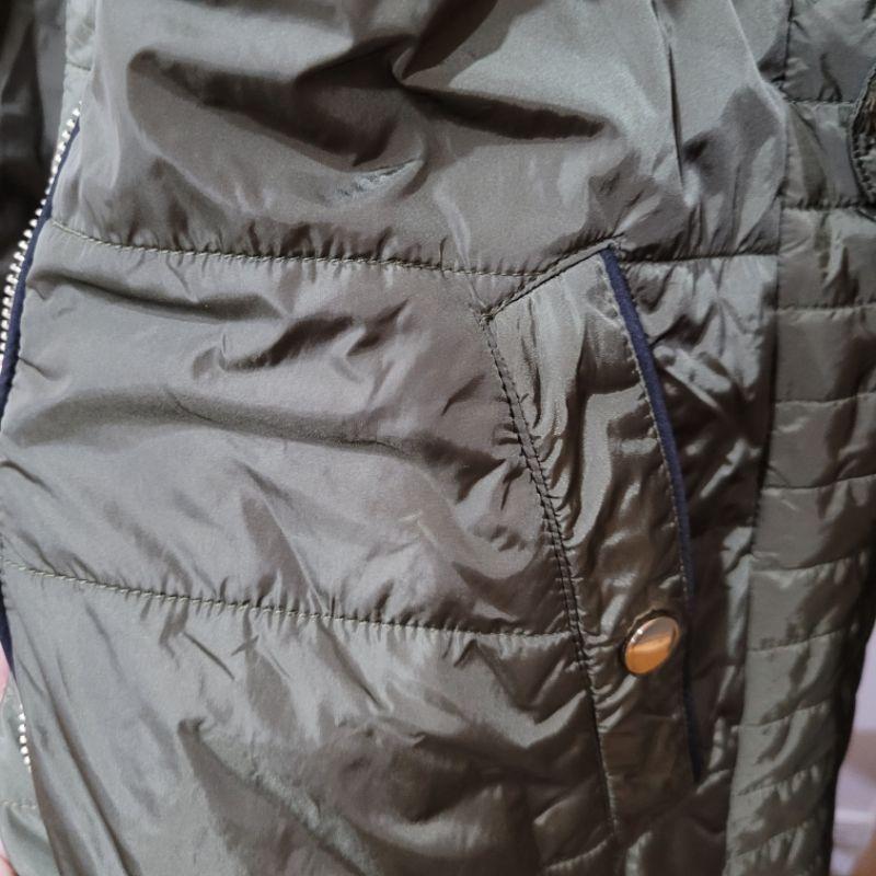 95新軍綠色寶利生M L號可黑絨毛領帽子可拆修身中長版外套-細節圖7