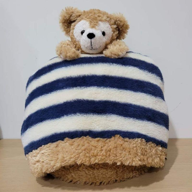 九成新日本迪士尼樂園絕版達菲暖手抱枕靠墊與全新小熊維尼蜂蜜腰枕午睡枕-細節圖2