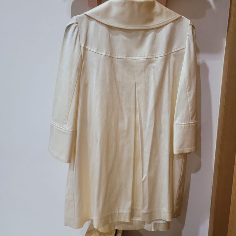 95新Jayro米白色日本製七分袖緞面感薄外套A line M號 L號 可-細節圖2