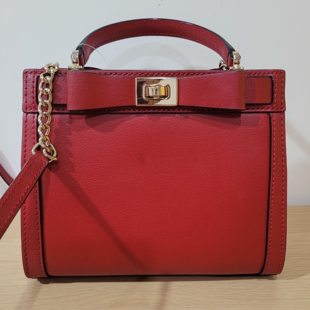 85新吊牌未拆kate spade專櫃款可愛俏麗紅色黑桃形狀金色鈕扣側背包-細節圖2