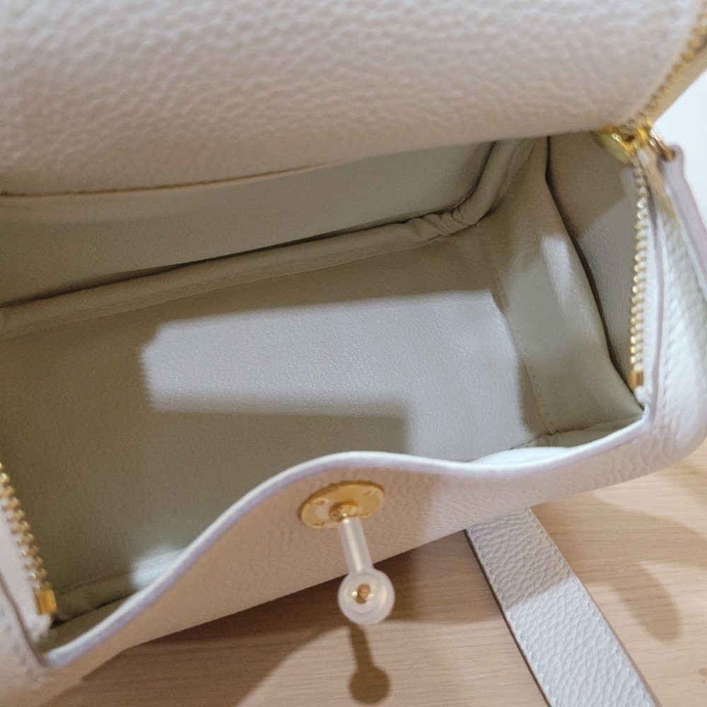 95新韓國白色真皮牛皮肩背側背包肩帶不可拆小店購入-細節圖6