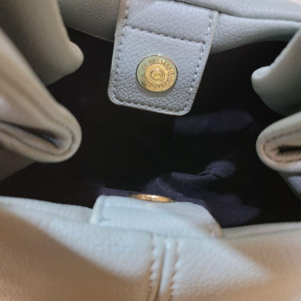 85新淺綠色合成皮肩背側背水餃小包包-細節圖6