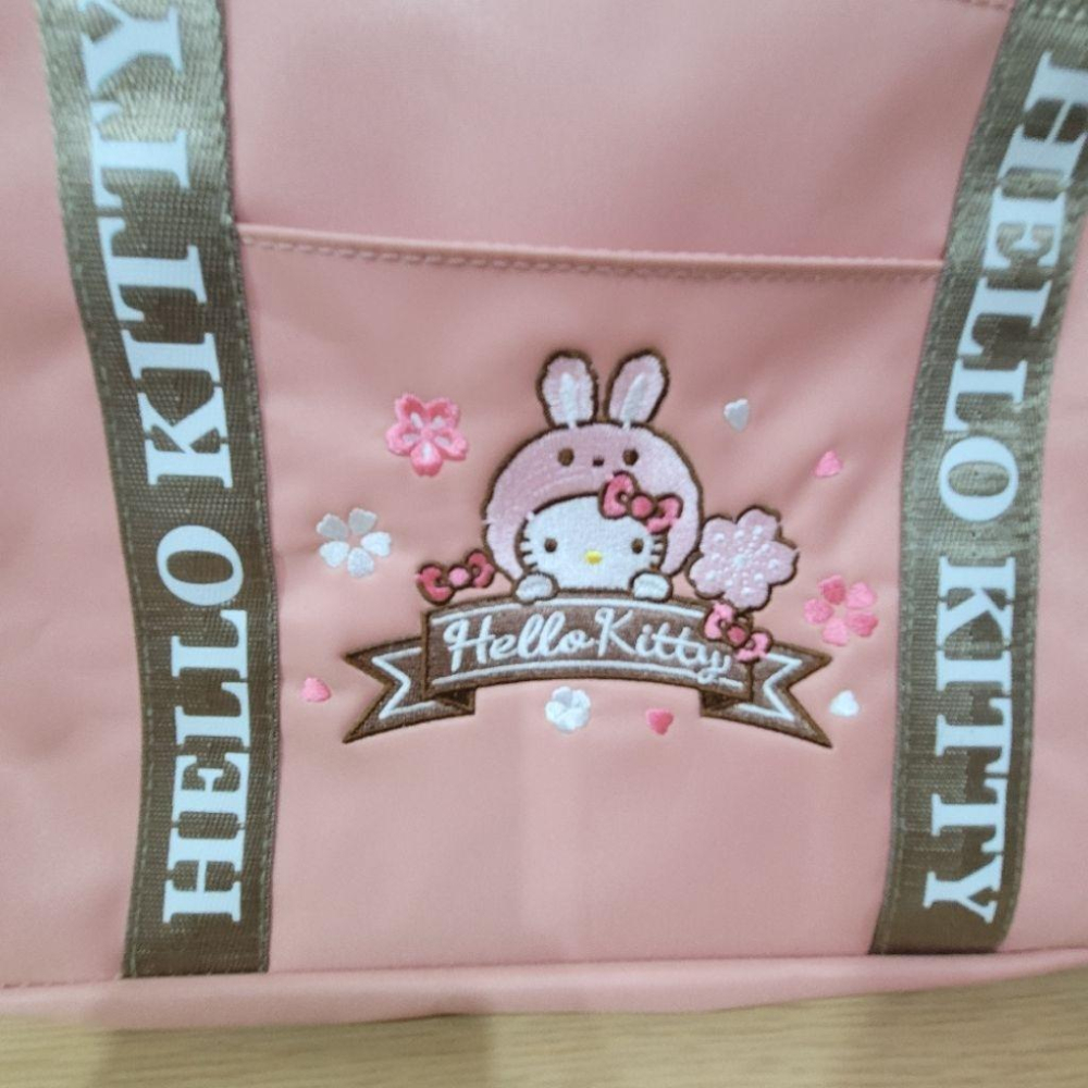 95新Sanrio三麗鷗粉紅色兔年百貨限定刺繡kitty櫻花圖案手提包-細節圖2