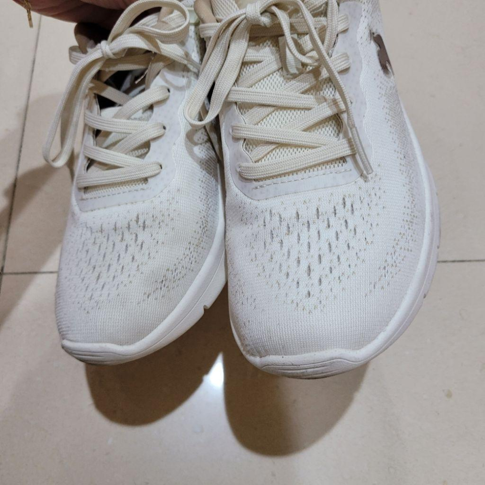 95新Le coq sportif 燕麥米白黃色24.5cm公雞牌運動鞋子-細節圖4