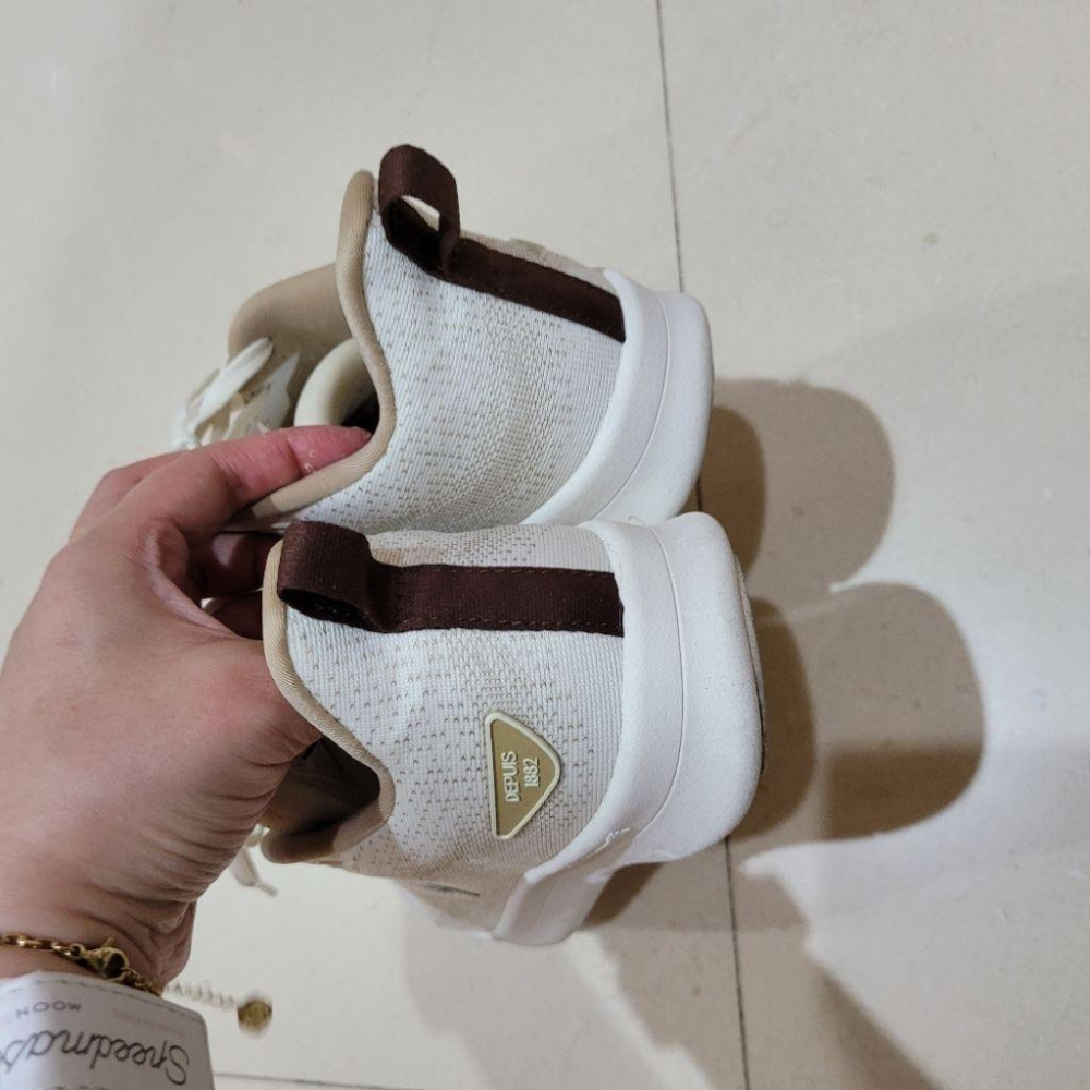 95新Le coq sportif 燕麥米白黃色24.5cm公雞牌運動鞋子-細節圖5