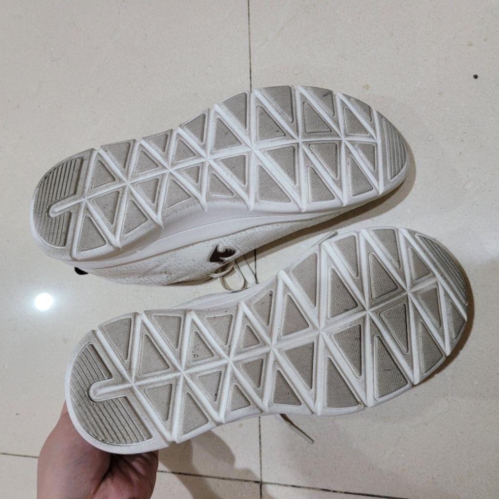 95新Le coq sportif 燕麥米白黃色24.5cm公雞牌運動鞋子-細節圖7