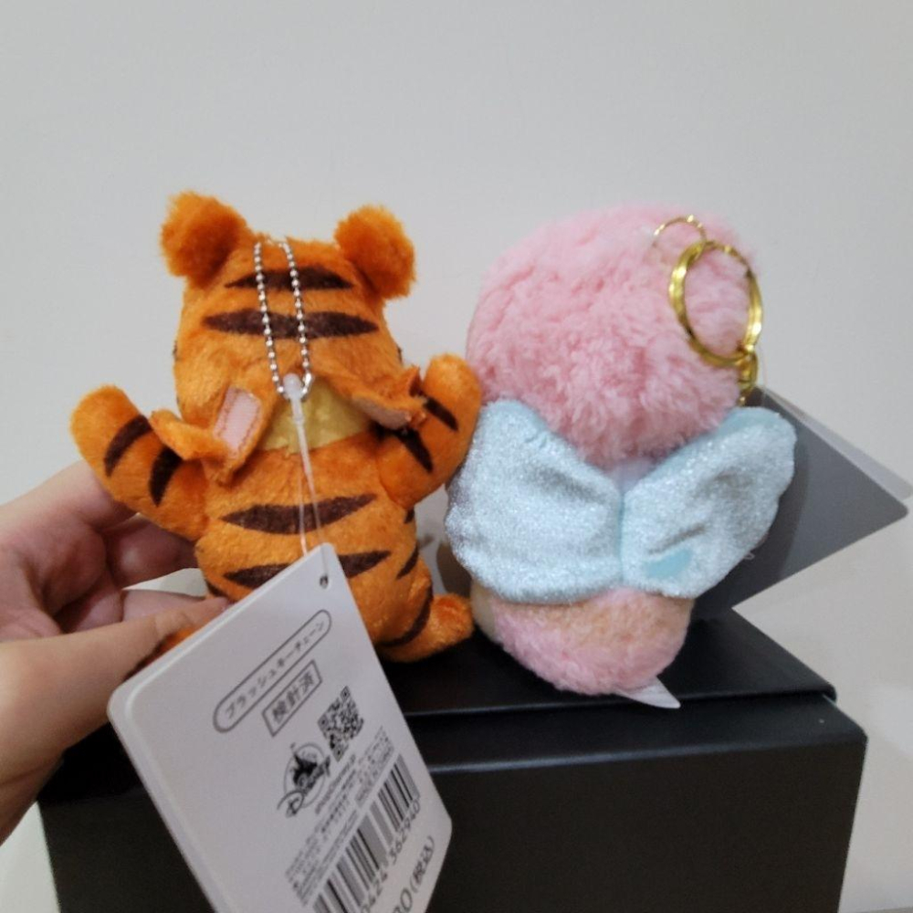 全新日本迪士尼商店2023粉紅蜂蜜維尼鑰匙圈與2022虎年變裝老虎維尼小熊維尼娃娃玩偶吊飾兩隻一起帶走-細節圖5