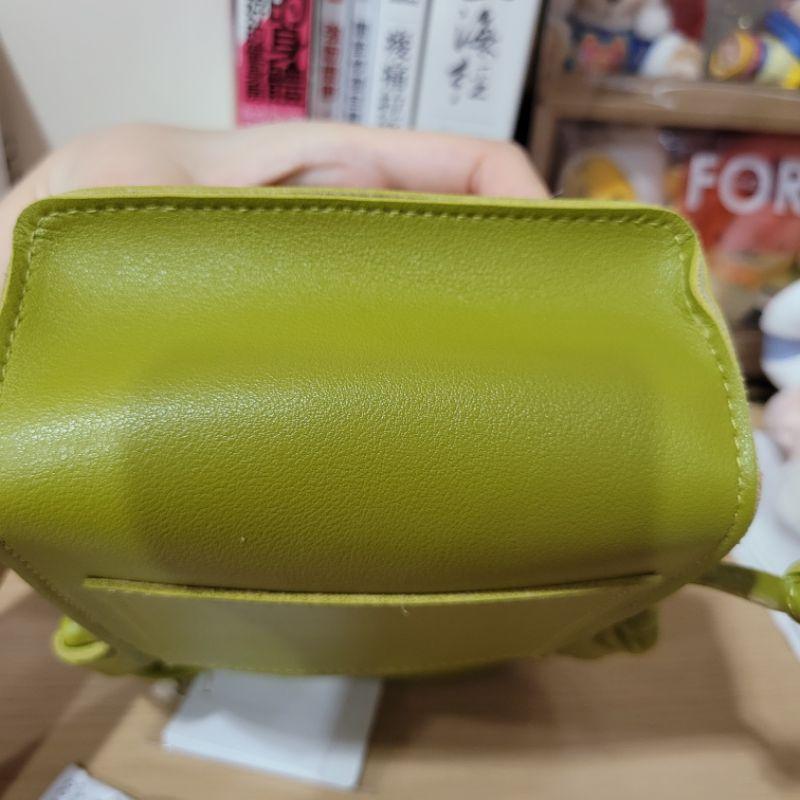 全新日本專櫃Ray cassin 吊牌未拆芥末綠色合成皮小廢包方包-細節圖7