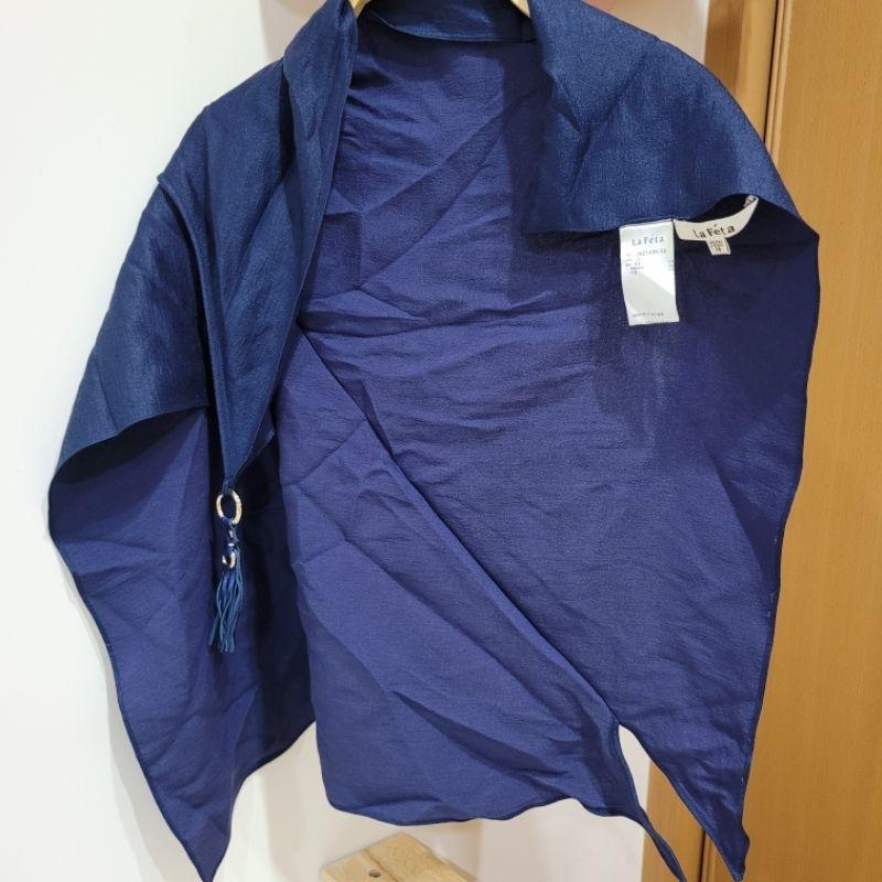 95新La feta 附藍色披肩上衣台灣製沒穿過-細節圖8