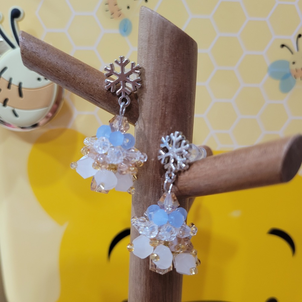 全新銀色雪花耳針立體聖誕樹串珠垂墜吊飾銀針耳環-細節圖2