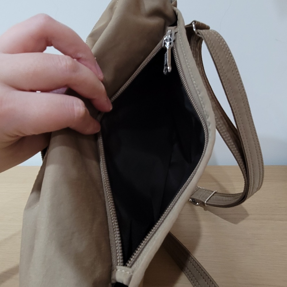 95新Porter International米色尼龍側背包小方包-細節圖3