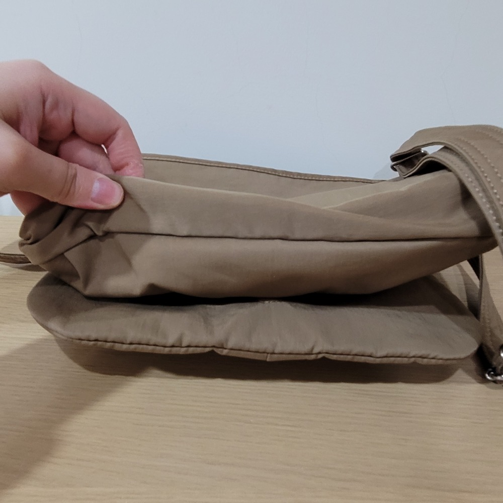 95新Porter International米色尼龍側背包小方包-細節圖5