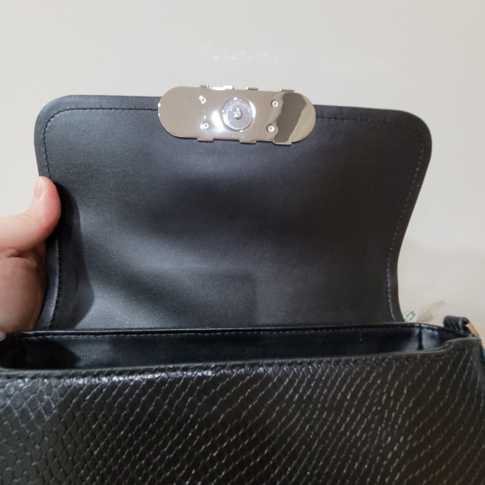 全新Michael kors parker medium黑色蛇皮壓紋真牛皮肩背方型包包-細節圖6