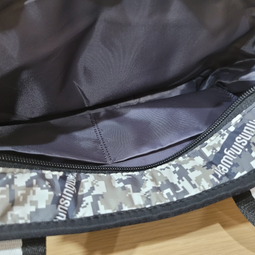 二手95新Munsingwear企鵝牌黑白色迷彩高爾夫球梯形手提拿包-細節圖5