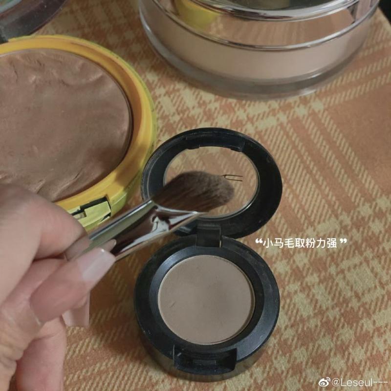 新品現貨｜官方授權🏆郭小妞瑰金鐮刀斜角鼻影刷🧸闆娘推薦超好用鼻影刷‪‪‪‪.ᐟ.ᐟ💗-細節圖5
