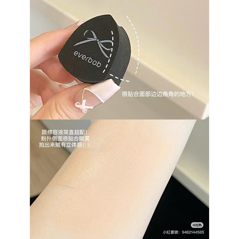 新品現貨｜送收納盒！𝙀𝙑𝙀𝙍𝘽𝘼𝘽艾蓓拉蝴蝶結奶皮粉撲🎀蝴蝶結拇指粉撲🫧-細節圖5