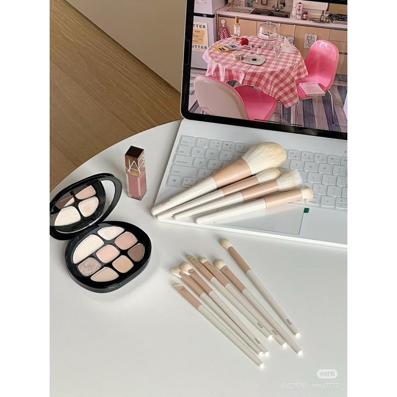 新品現貨｜𝙈𝙎𝙌 魅絲蔻11隻奶芙化妝刷套刷☁️送收納包💗-細節圖6
