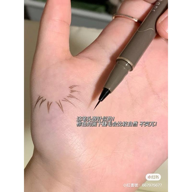 新品現貨｜𝙅𝙪𝙙𝙮𝙙𝙤𝙡𝙡 橘朵極細眼線液筆💭跟針頭一樣細的筆頭！🤭-細節圖9