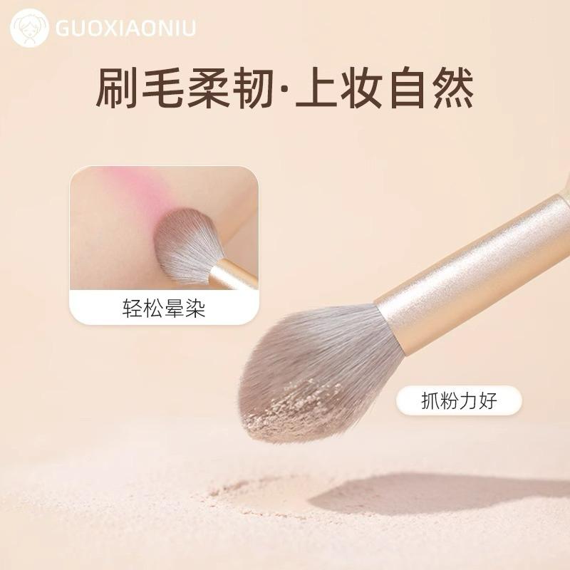 新品現貨｜官方授權🏆郭小妞鎏金系列刷具✨火苗高光腮紅刷/大散粉刷/扁頭散粉刷🤍刷毛柔軟輕鬆暈染🐣-細節圖6